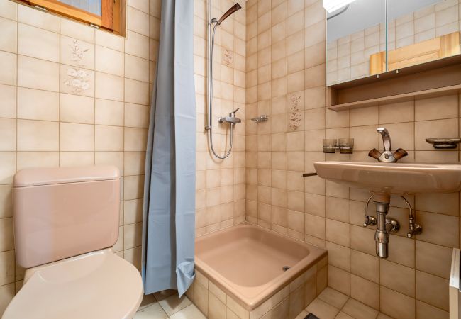 Chalet in Haute-Nendaz - Stugan - 6 pers - centre station Chalet in Haute-Nendaz - Stugan - 6 pers - centre station