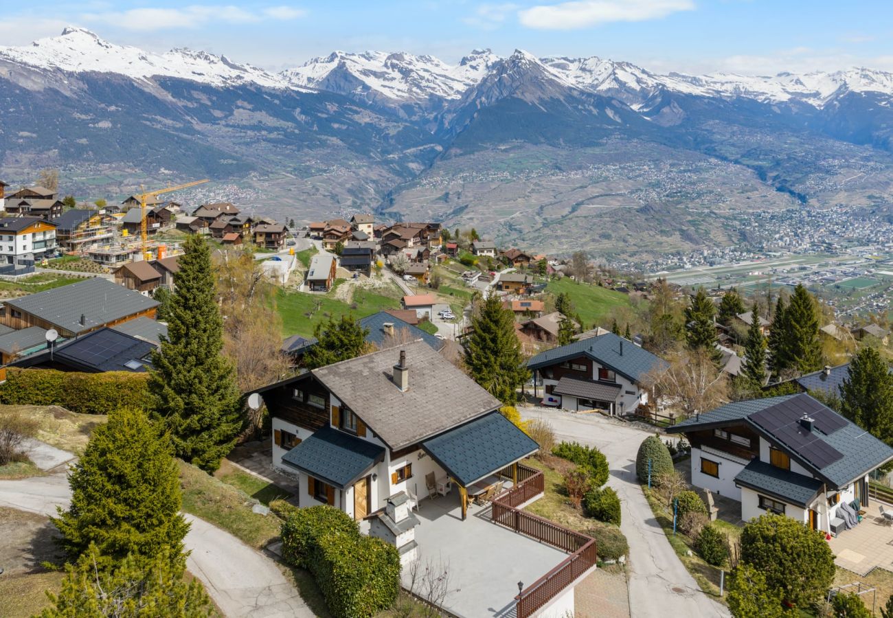 Chalet in Haute-Nendaz - Pomme de Pin - authentique et spacieux