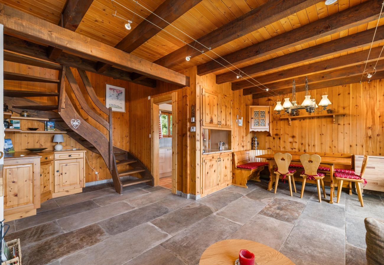 Chalet in Haute-Nendaz - Pomme de Pin - authentique et spacieux