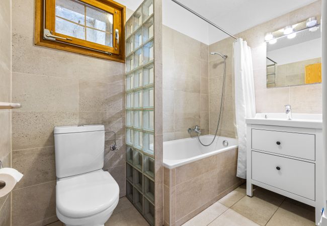 Chalet in Haute-Nendaz - Les 4 Abeilles - 6 pers - bien aménagé Chalet in Haute-Nendaz - Les 4 Abeilles - 6 pers - bien aménagé