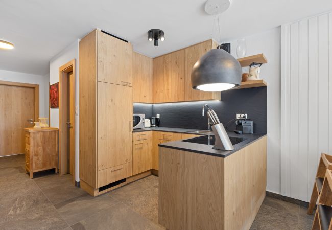 Apartment in Haute-Nendaz - Les Platanes E4 - 5 pers - centre station Apartment in Haute-Nendaz - Les Platanes E4 - 5 pers - centre station