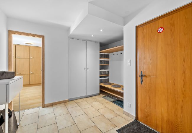 Apartment in Haute-Nendaz - Christiania I A8 - 6 pers - ski in&out Apartment in Haute-Nendaz - Christiania I A8 - 6 pers - ski in&out