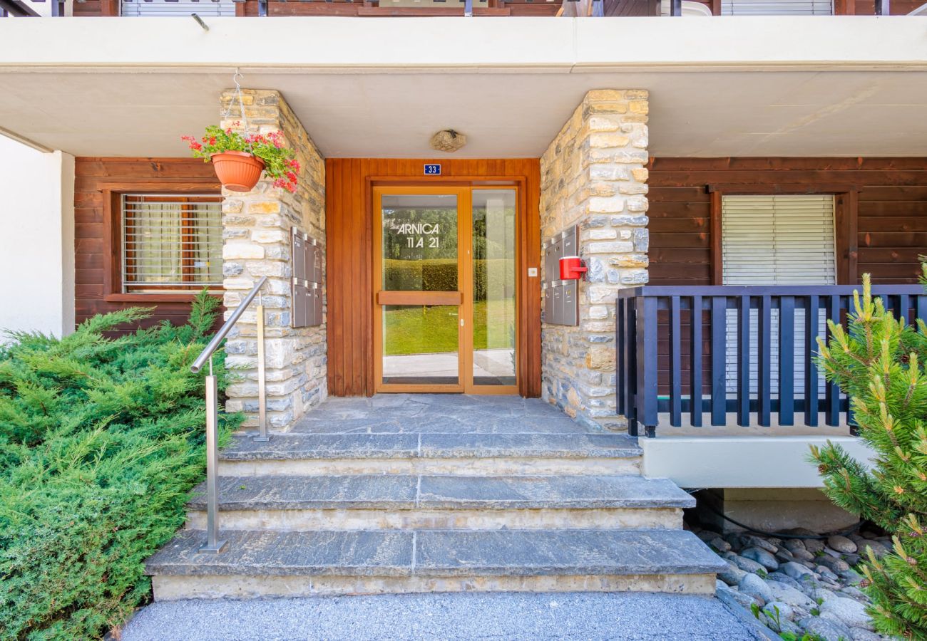 Apartment in Haute-Nendaz - Arnica 14 - 6 pers - piscine