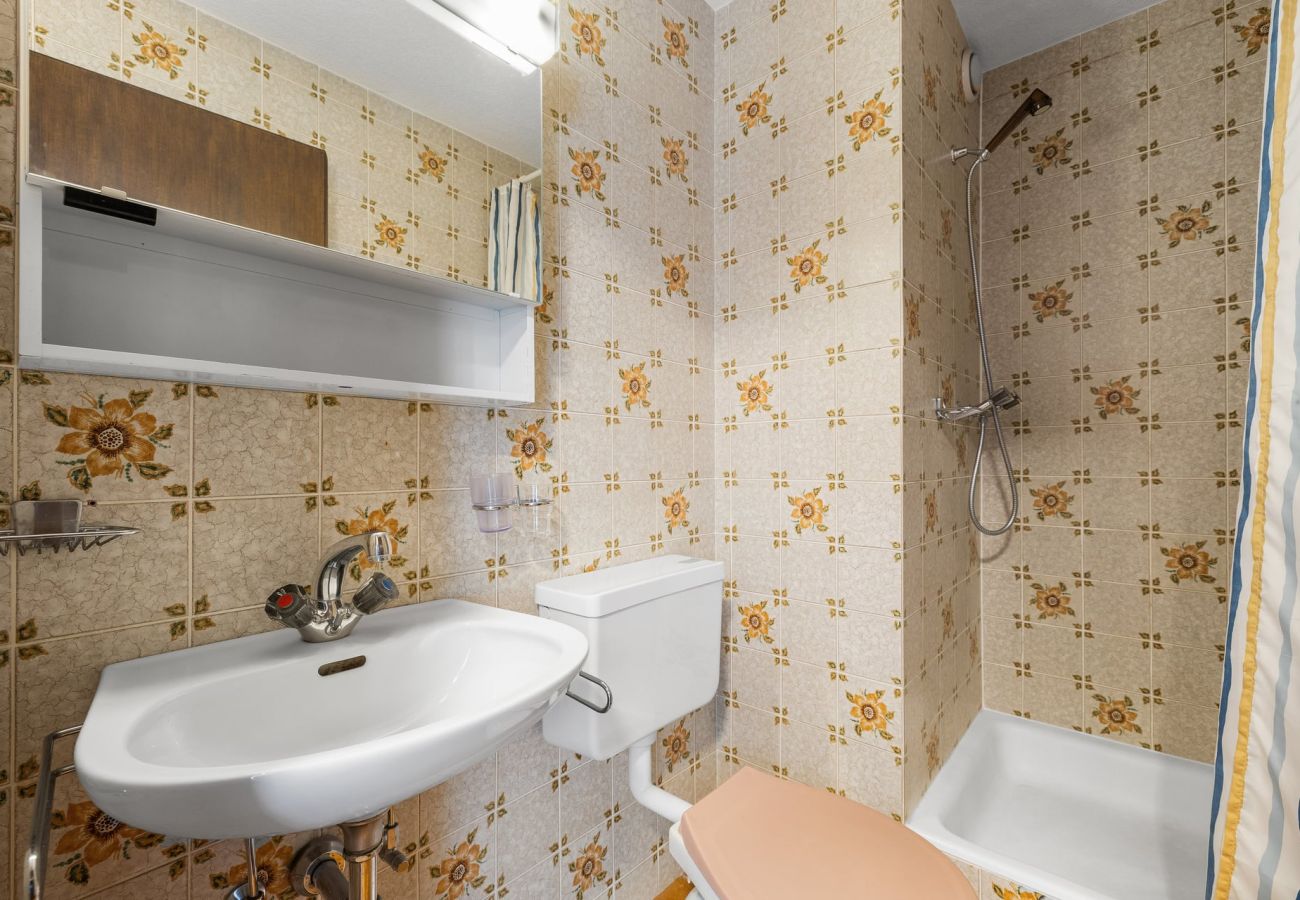 Apartment in Haute-Nendaz - Arnica 14 - 6 pers - piscine