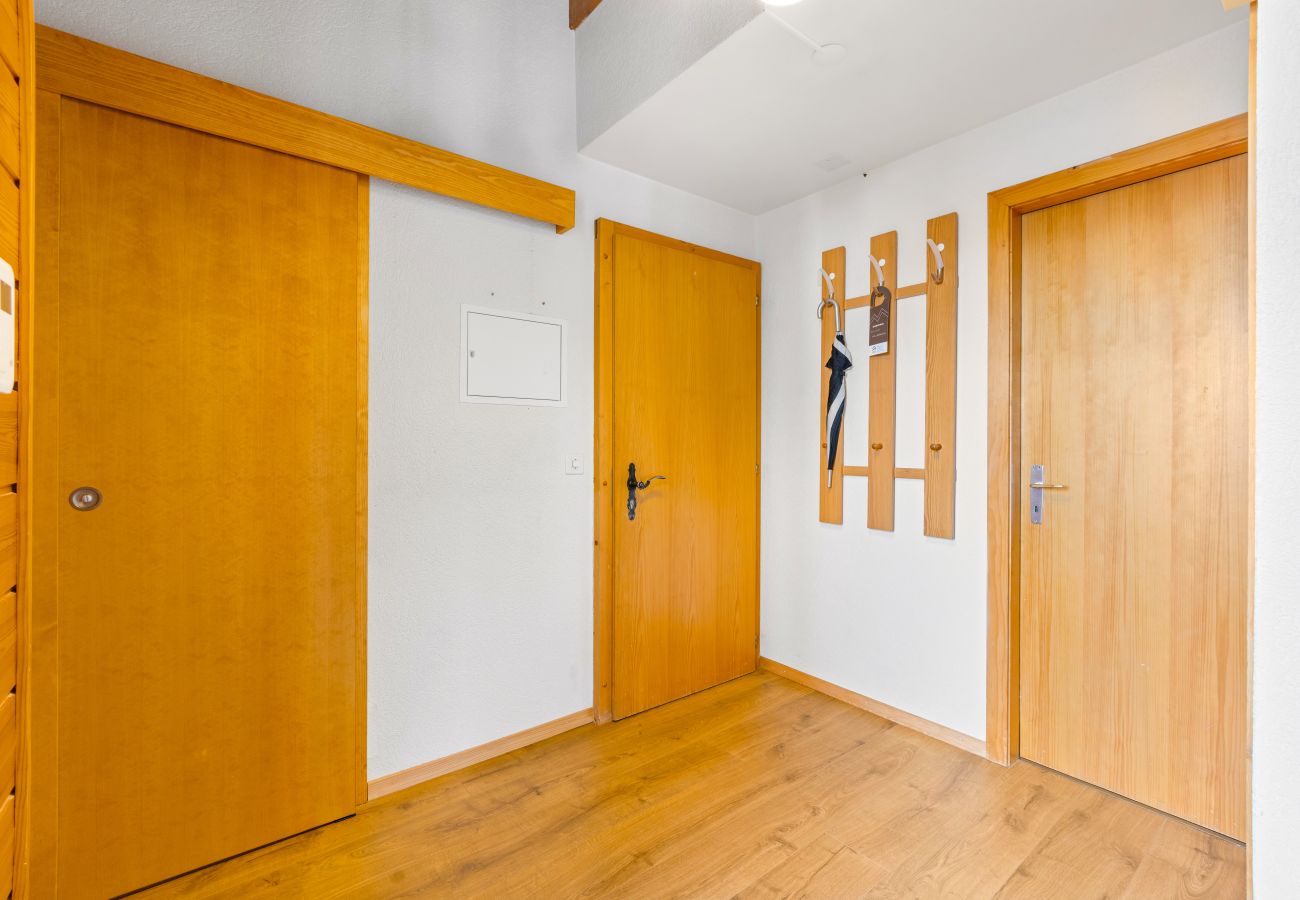 Apartment in Haute-Nendaz - Les Hauts-de-Nendaz A C5 - 5 pers - ski In&Out