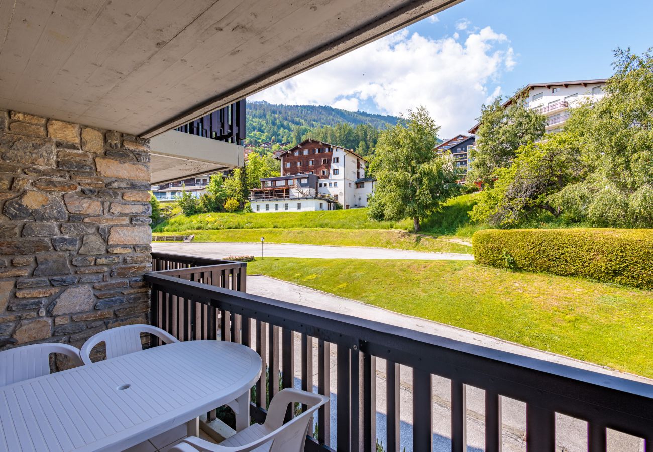 Apartment in Haute-Nendaz - Arnica 15 - 4 pers - piscine