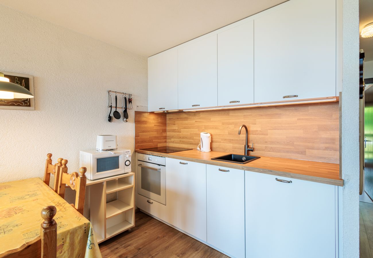 Apartment in Haute-Nendaz - Arnica 15 - 4 pers - piscine
