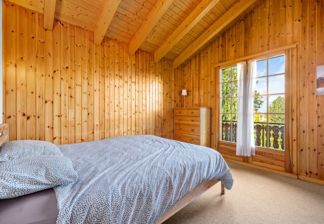 Chalet in Haute-Nendaz - Stugan - 6 pers - centre station Chalet in Haute-Nendaz - Stugan - 6 pers - centre station