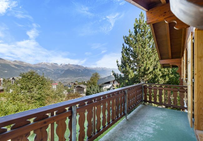 Chalet in Haute-Nendaz - Stugan - 6 pers - centre station Chalet in Haute-Nendaz - Stugan - 6 pers - centre station