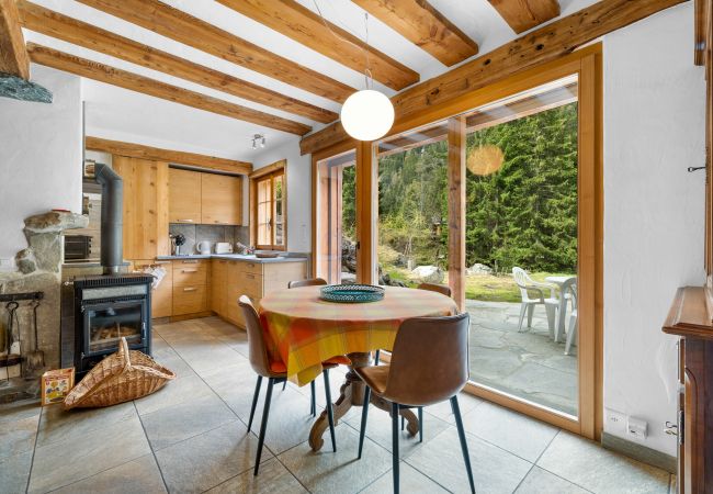 Apartment in Haute-Nendaz - Chalet La Verne - appartement du Bas Apartment in Haute-Nendaz - Chalet La Verne - appartement du Bas