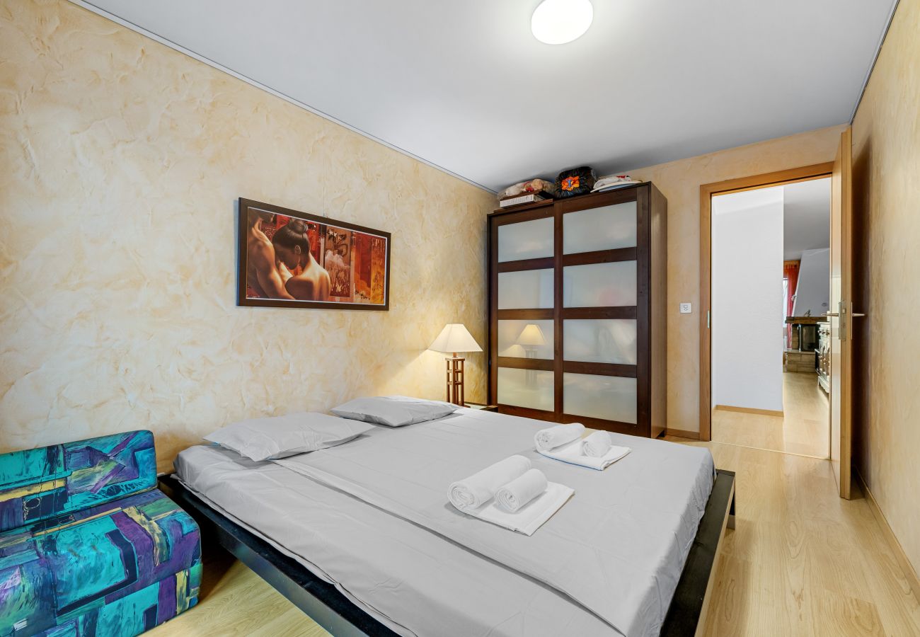 Apartment in Haute-Nendaz - Les Hauts-de-Nendaz A H2 - 5 pers - ski In&Out