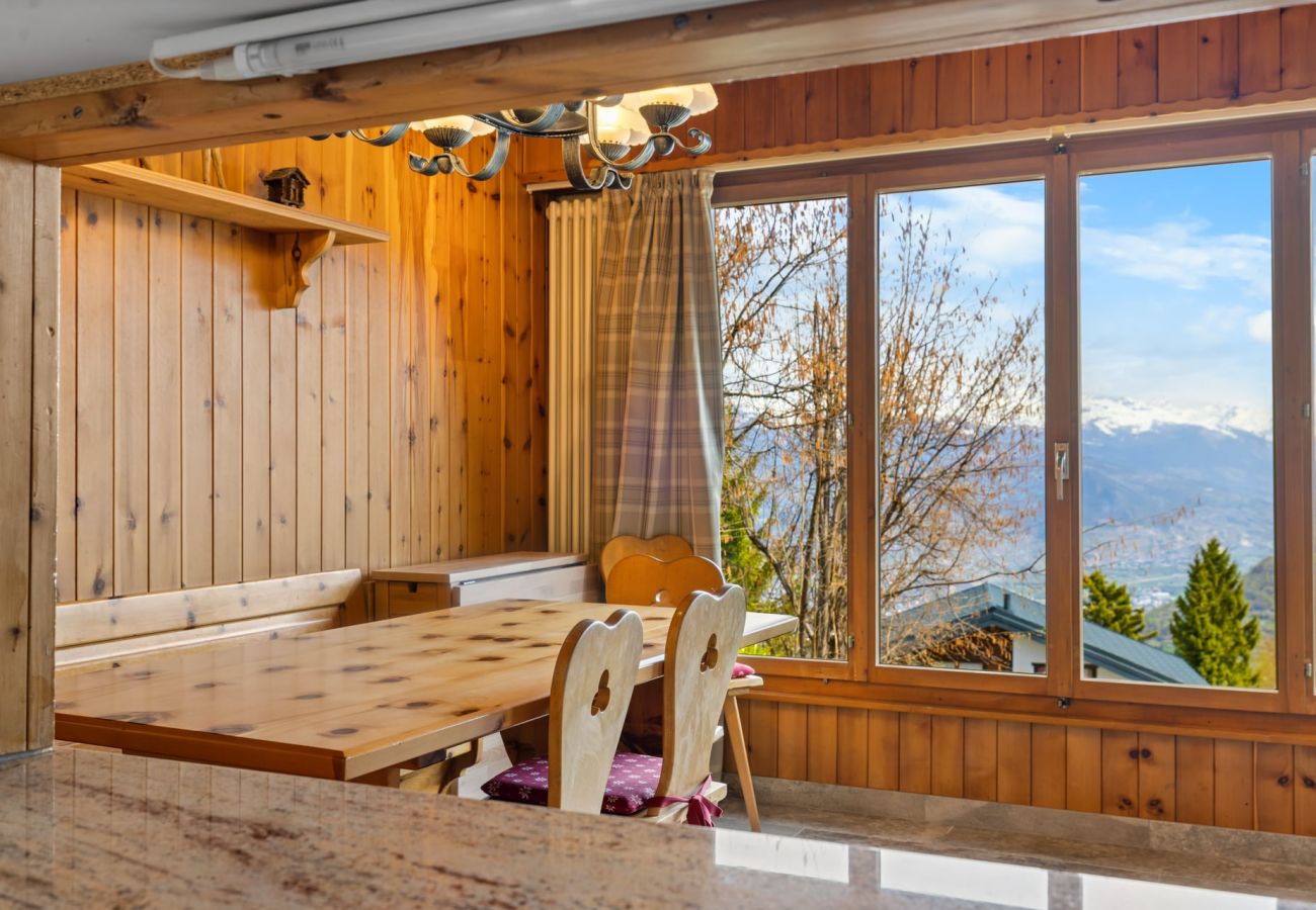Chalet in Haute-Nendaz - Pomme de Pin - authentique et spacieux
