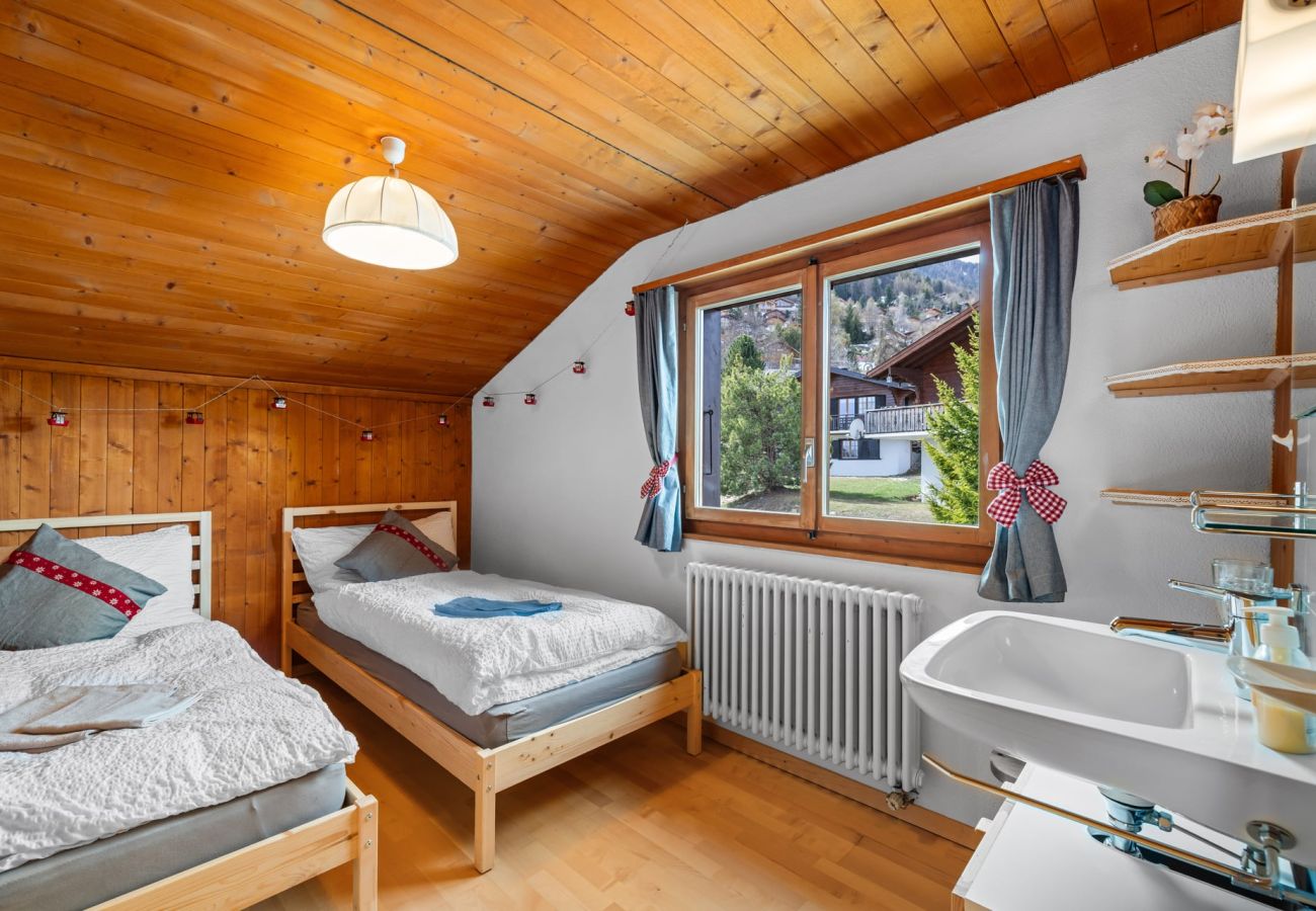 Chalet in Haute-Nendaz - Pomme de Pin - authentique et spacieux