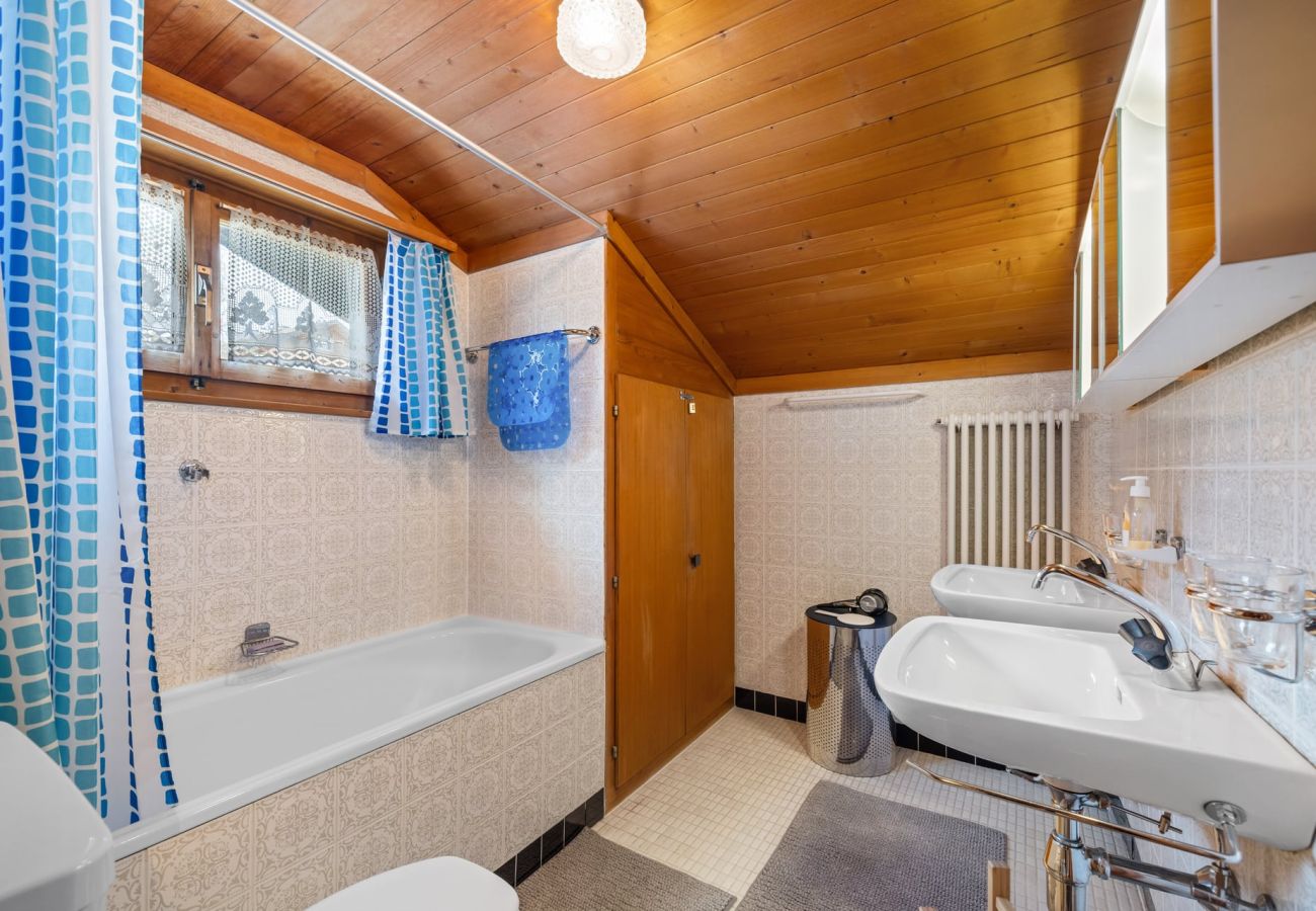 Chalet à Haute-Nendaz - Pomme de Pin - authentique et spacieux