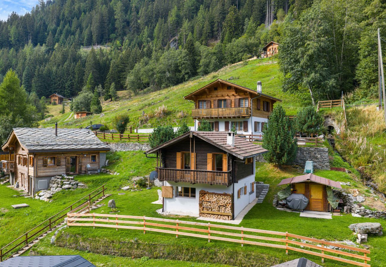 Chalet à Haute-Nendaz - l'Ourson - une parenthèse alpine hors du temps